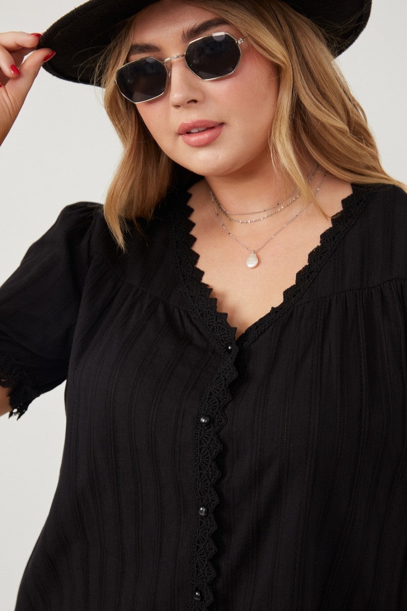 Lace Trim Top in Plus Size
