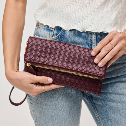 Aria Woven Wristlet Clutch: Merlot