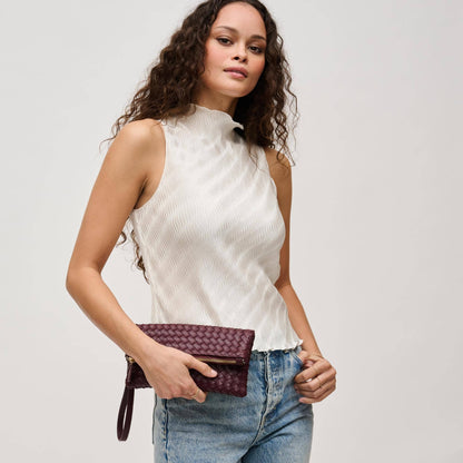Aria Woven Wristlet Clutch: Merlot