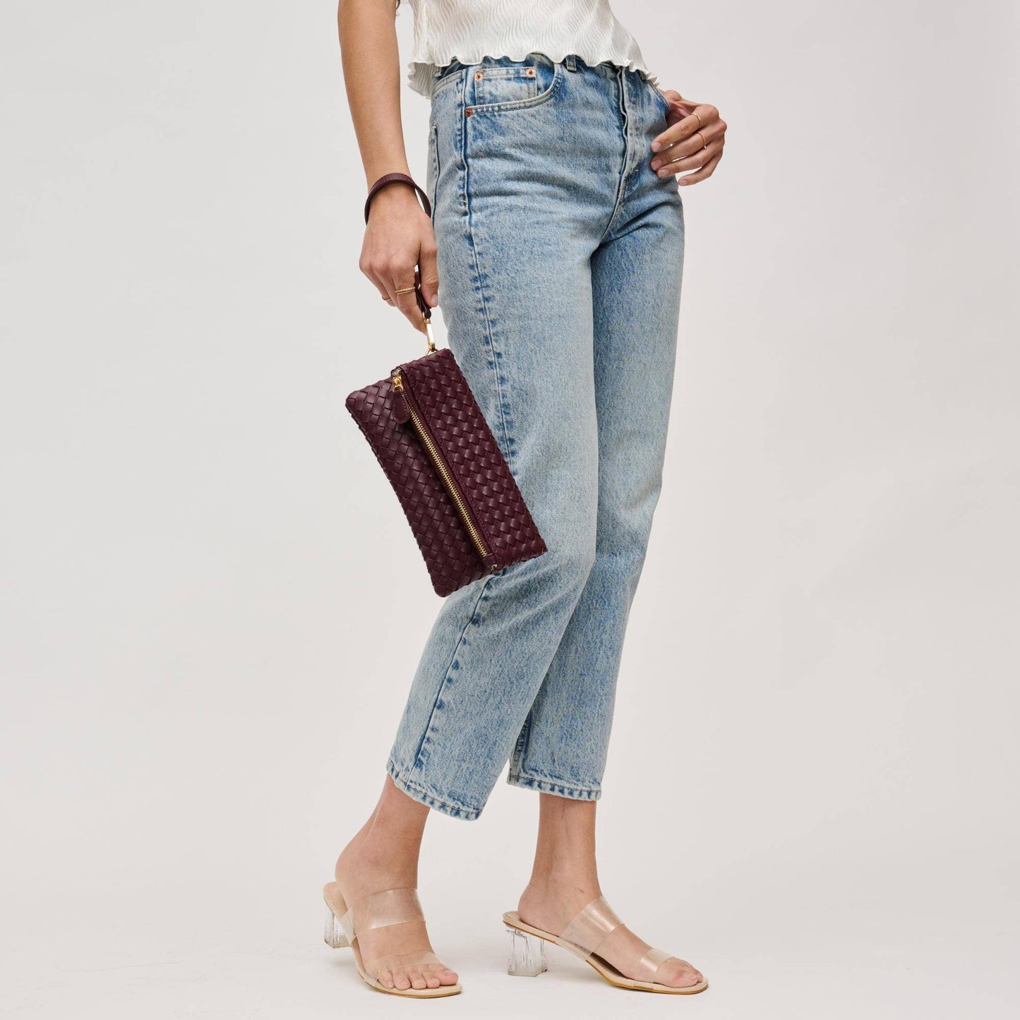 Aria Woven Wristlet Clutch: Merlot