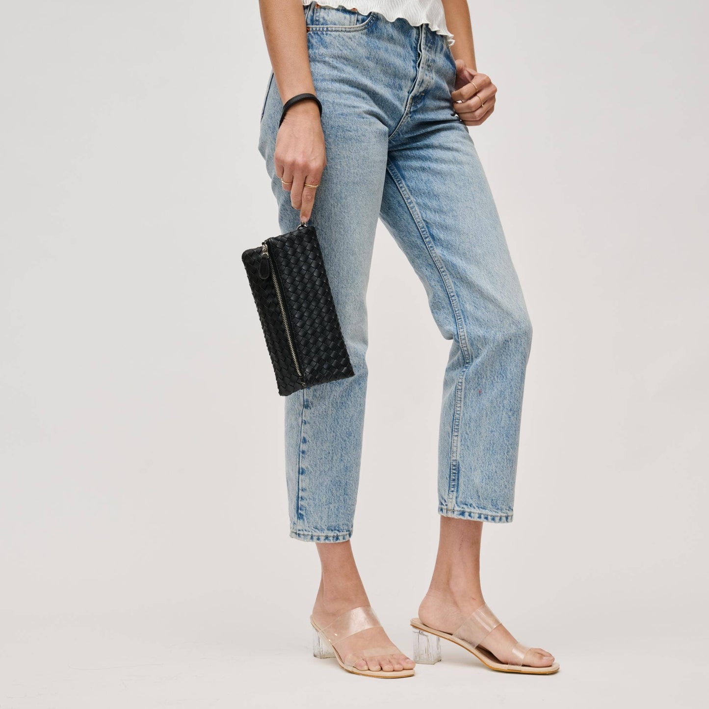 Aria Woven Wristlet Clutch: Merlot